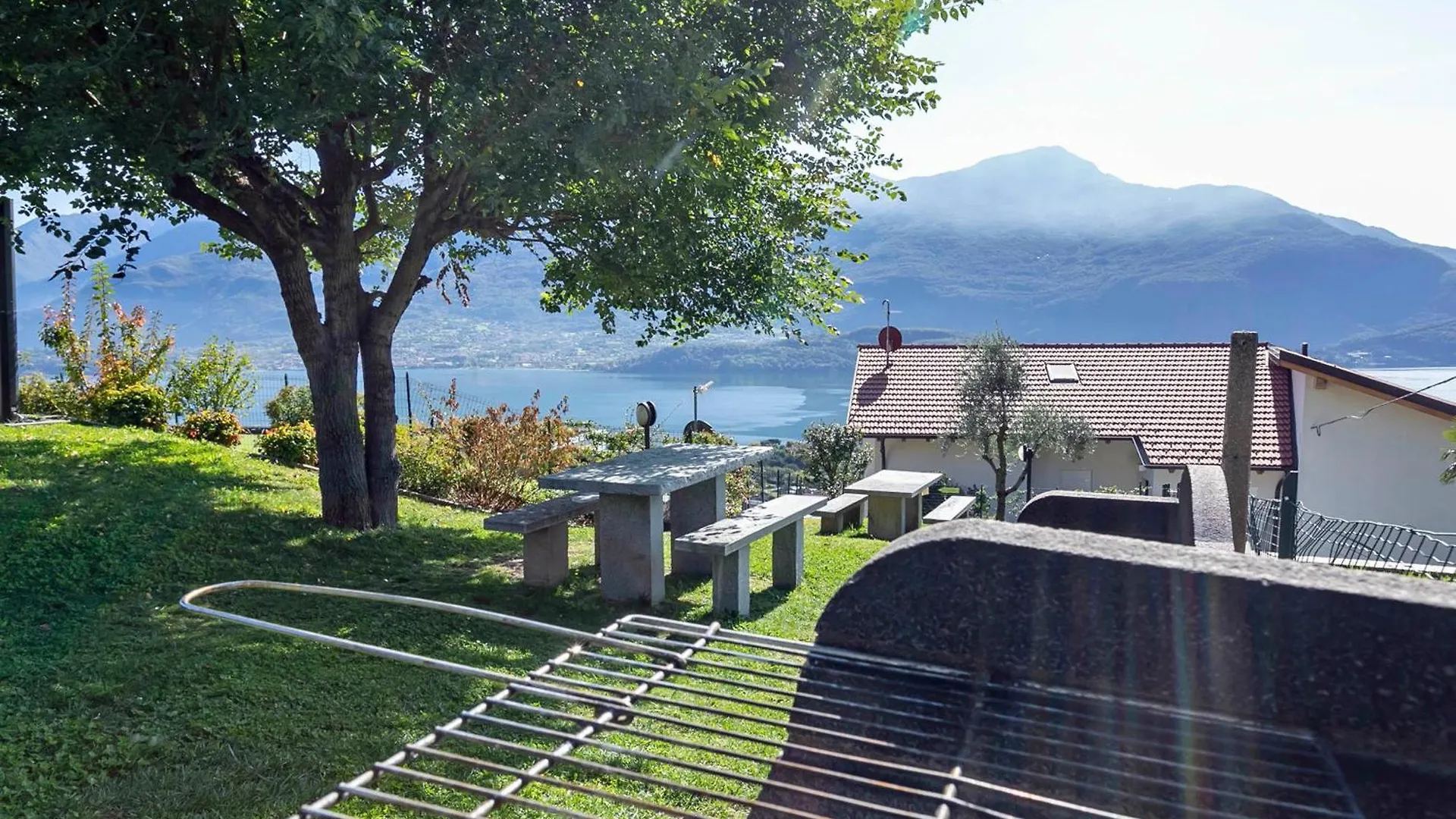 La Collinetta Apartments Vercana 0*,