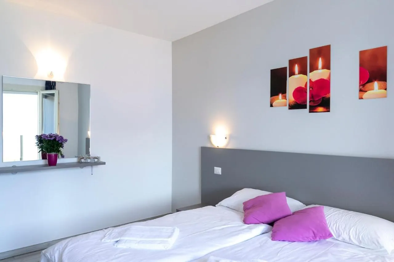 La Collinetta Apartments Vercana